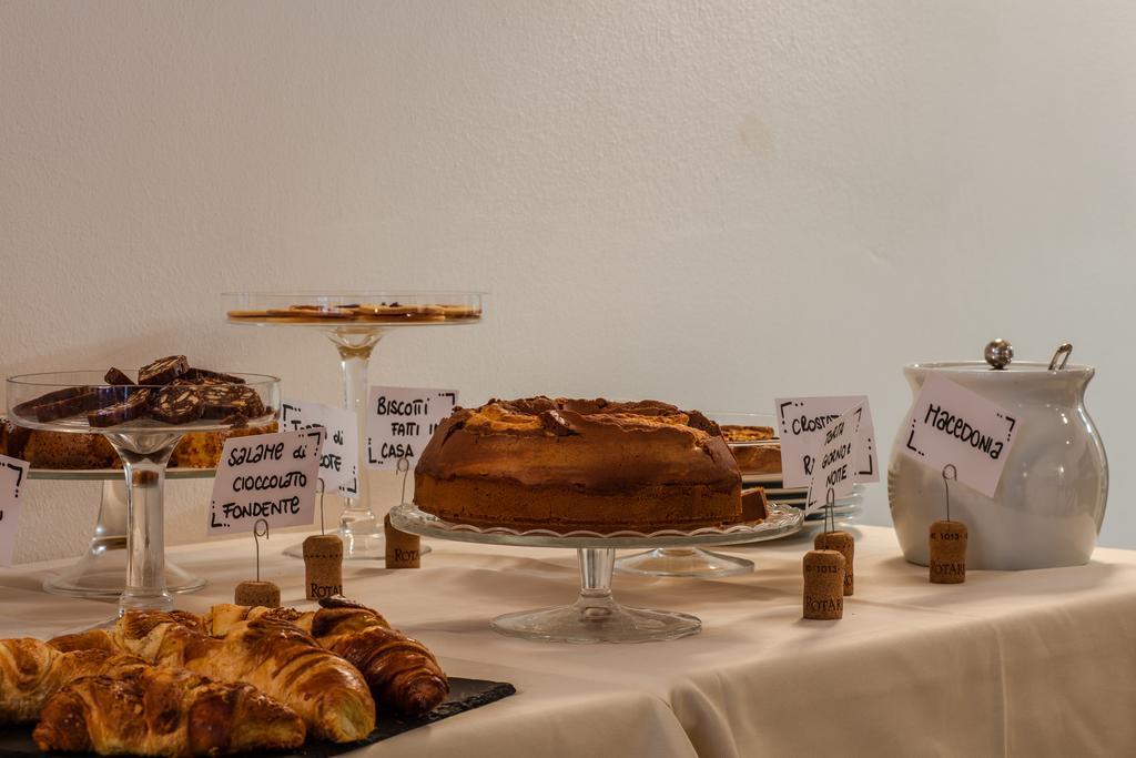Albergo Caffe Centrale Mezzocorona Luaran gambar