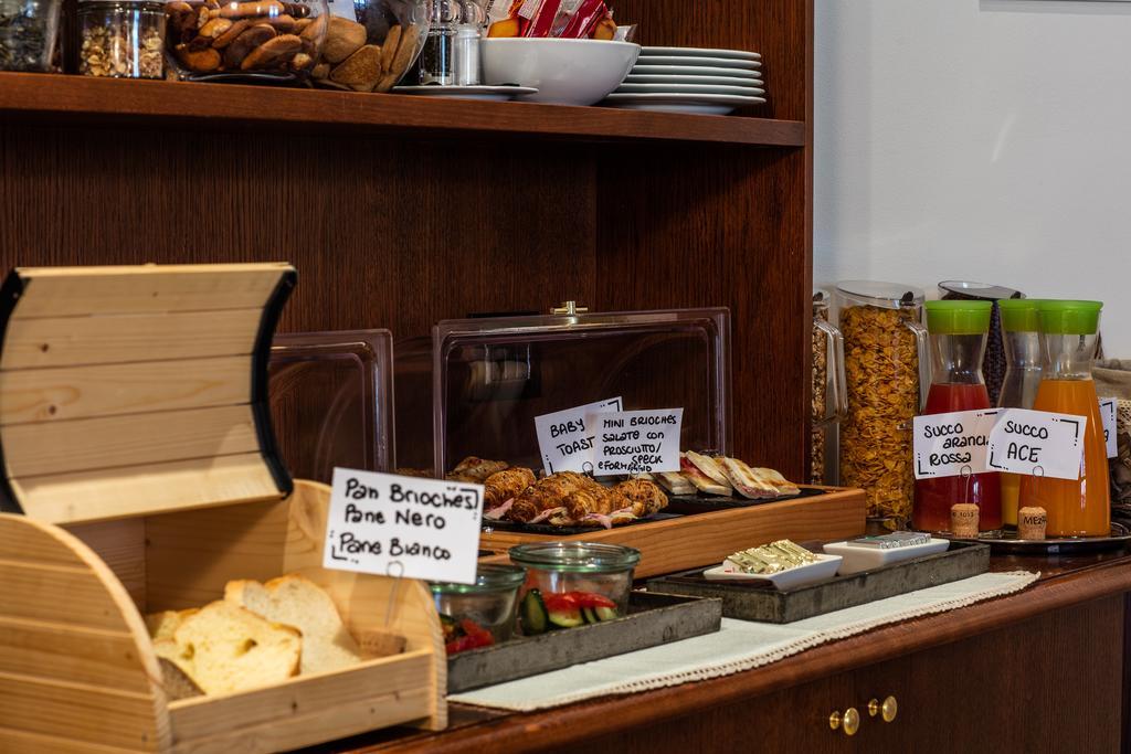 Albergo Caffe Centrale Mezzocorona Luaran gambar