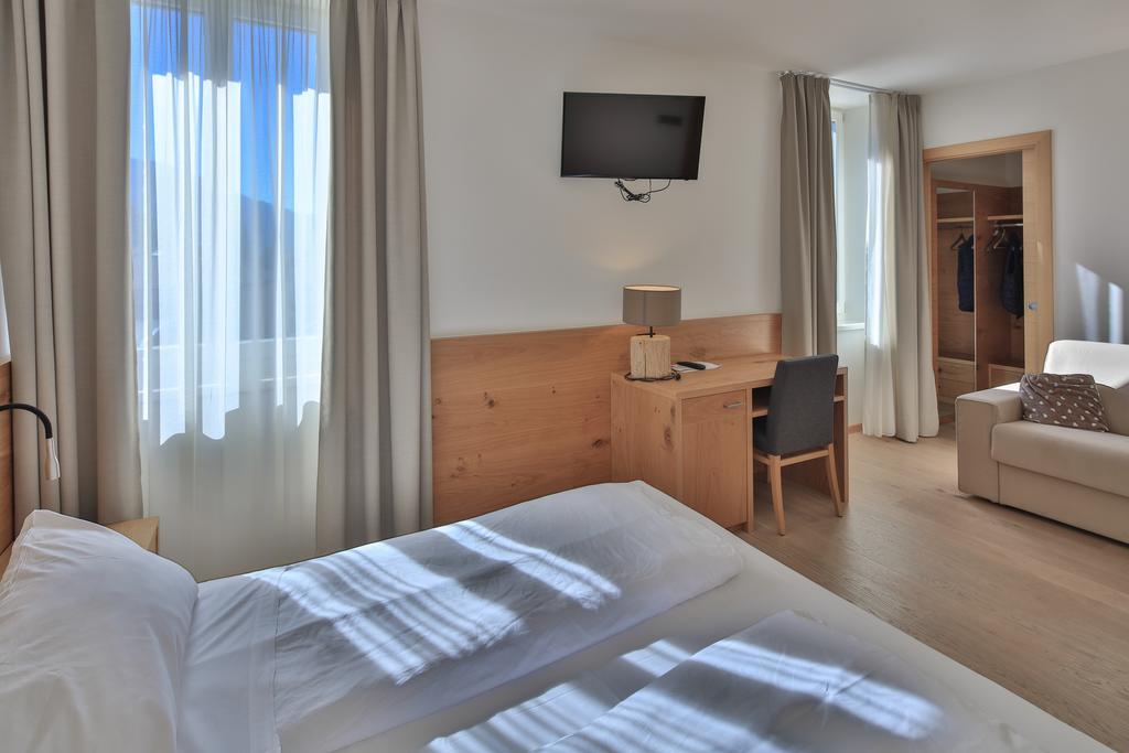 Albergo Caffe Centrale Mezzocorona Bilik gambar