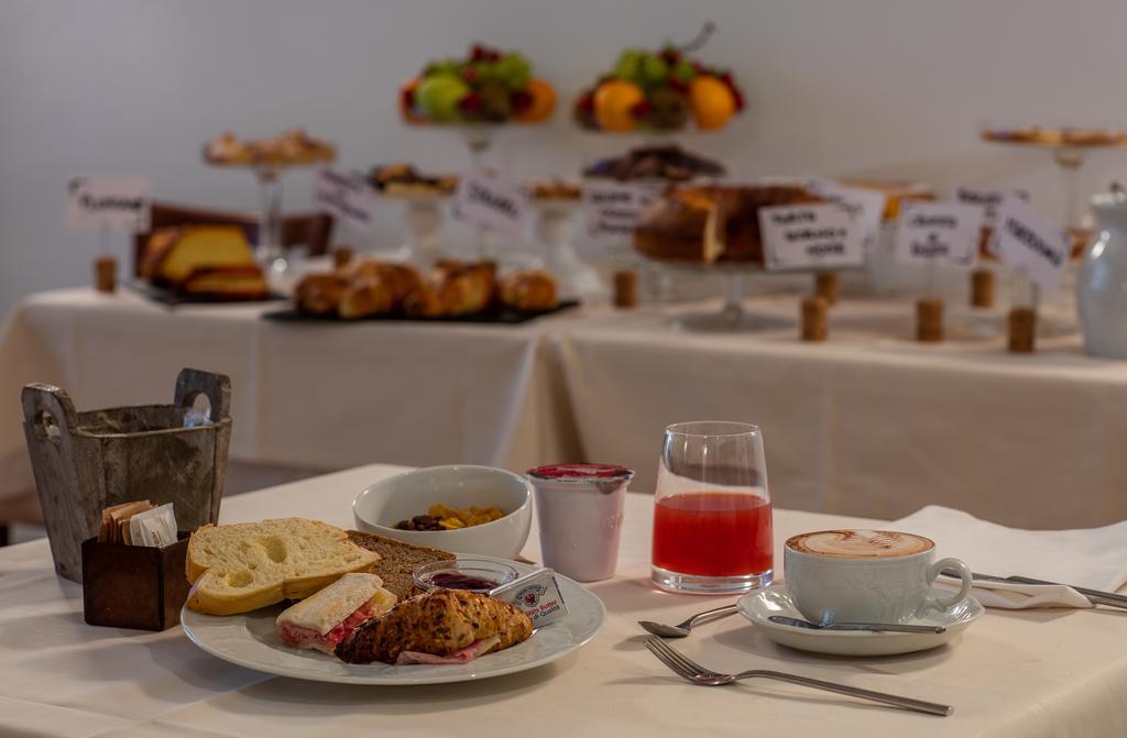 Albergo Caffe Centrale Mezzocorona Luaran gambar