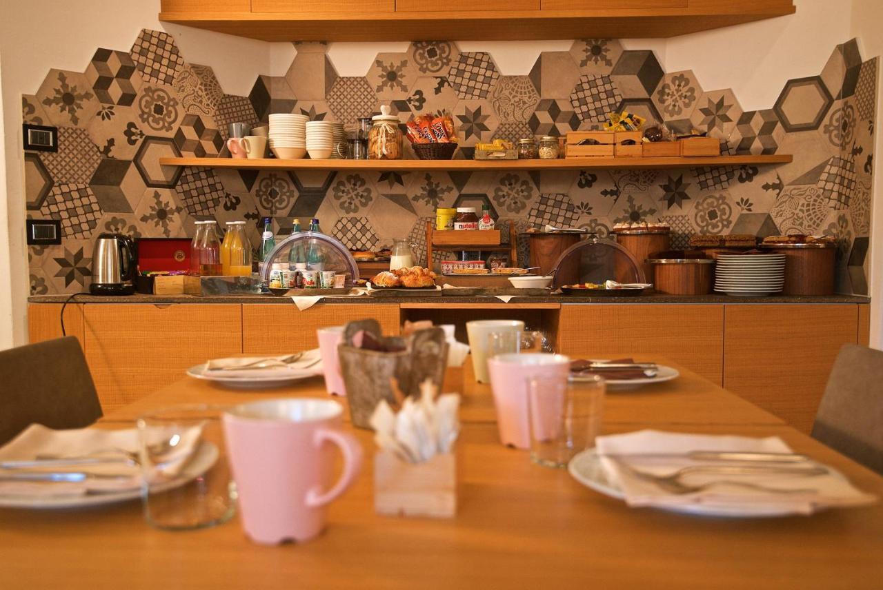 Albergo Caffe Centrale Mezzocorona Luaran gambar